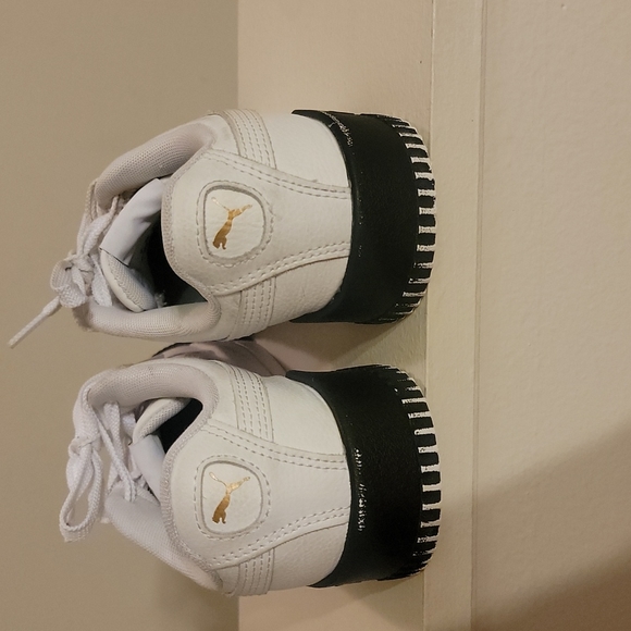 Ladies pumas - Picture 5 of 5